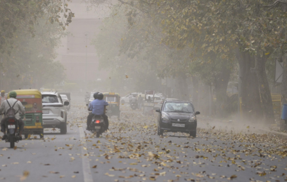 Dust Storms Cause Flight Disruptions at Delhi Airport, IMD Warns of Strong Winds Across NCR